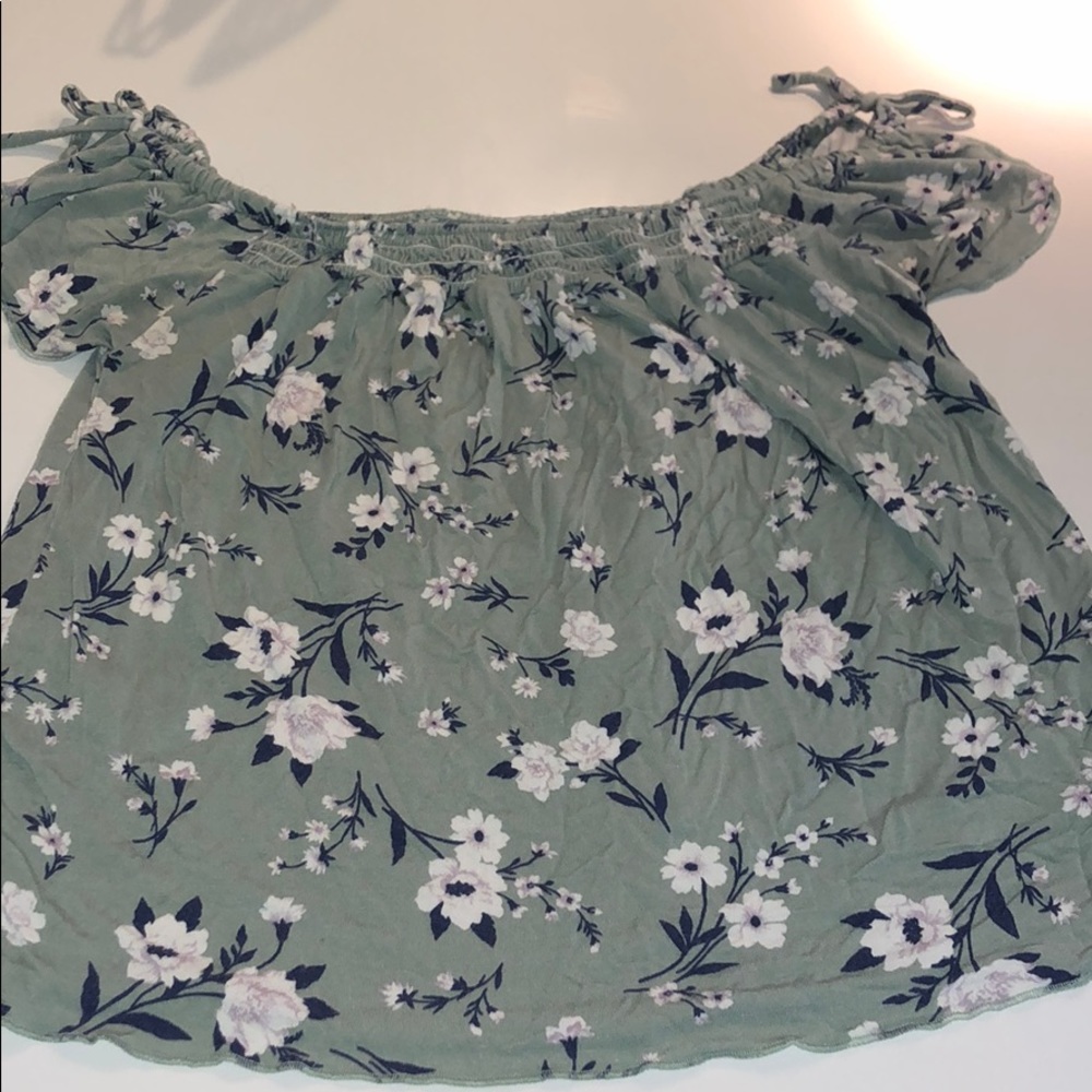 American eagle outfitters off the shoulder shirt